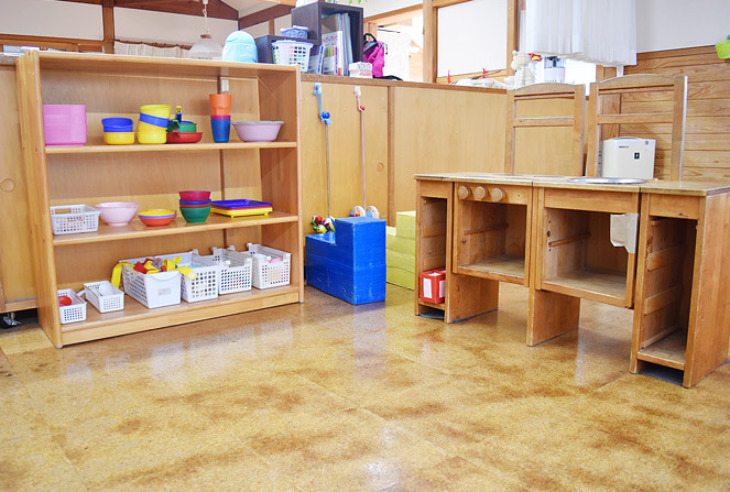 ままごとコーナー。料理を作ったり、お弁当をつめたり毎日たくさん遊んでいます。