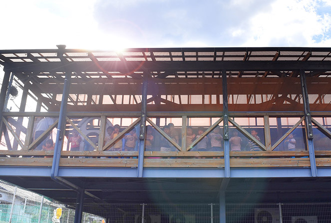 駐車場からの１枚。毎日、笑顔であいさつしてくれます。